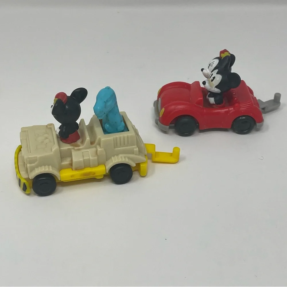 Disney Figures & Cars Lot of 8‎